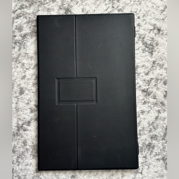 15.6” Portable Monitor w/ Travel Case & 4k Dual Monitor 3/4 Thunderbolt Cable - Picture 3 of 10